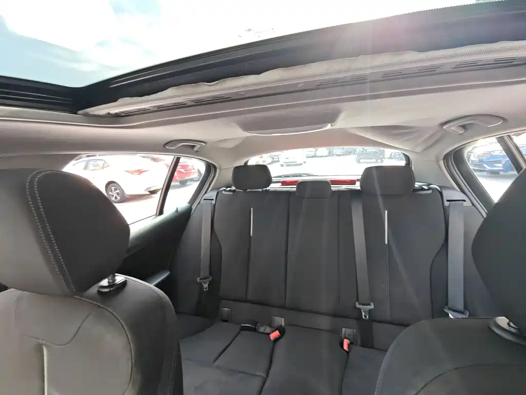 BMW 1 Series 2015 — фото 17