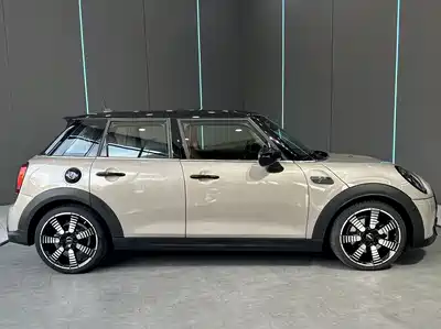 MINI MINI 2023