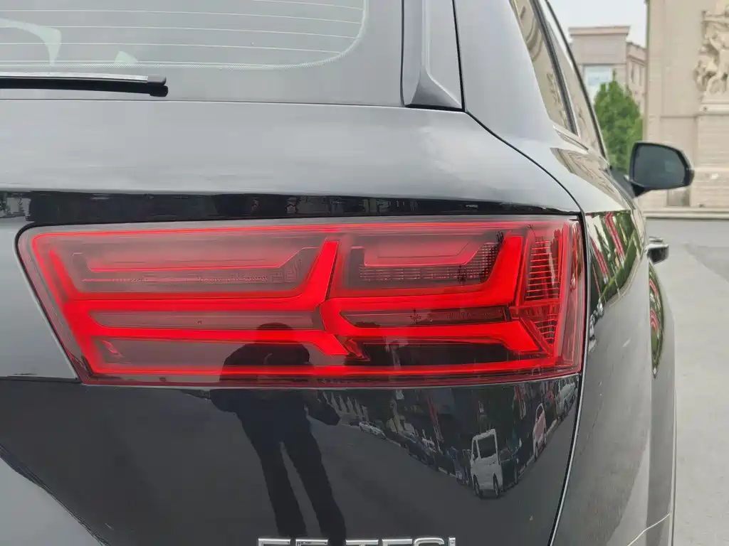 Audi Q7 2019 — фото 9
