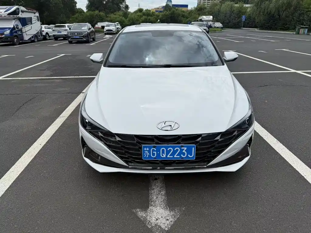 Hyundai Elantra 2023