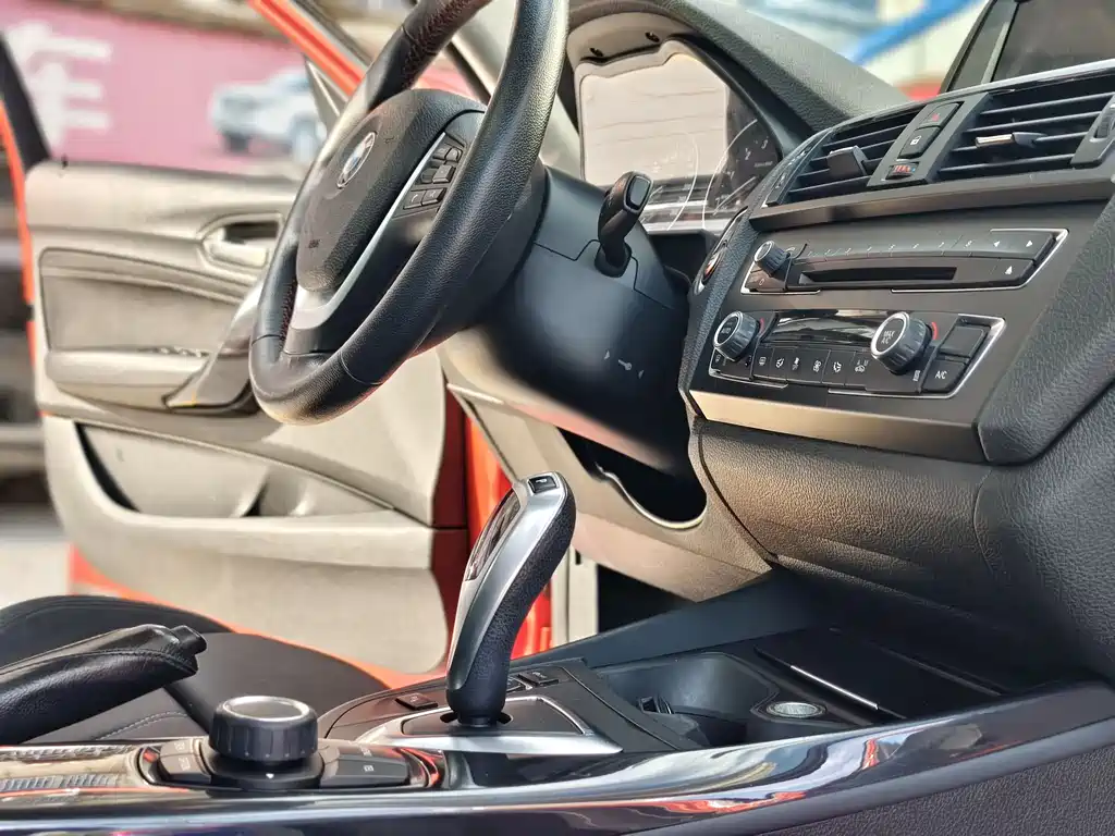 BMW 1 Series 2015 — фото 11