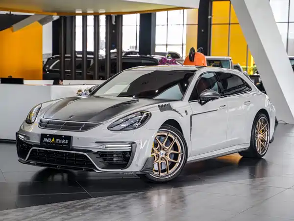 Porsche Panamera 2023