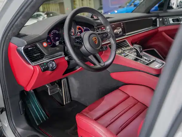 Porsche Panamera 2023