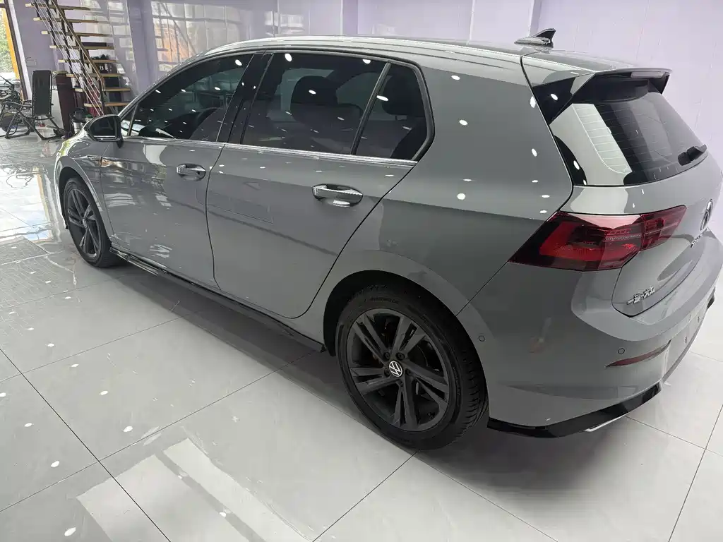 Volkswagen Golf 2024