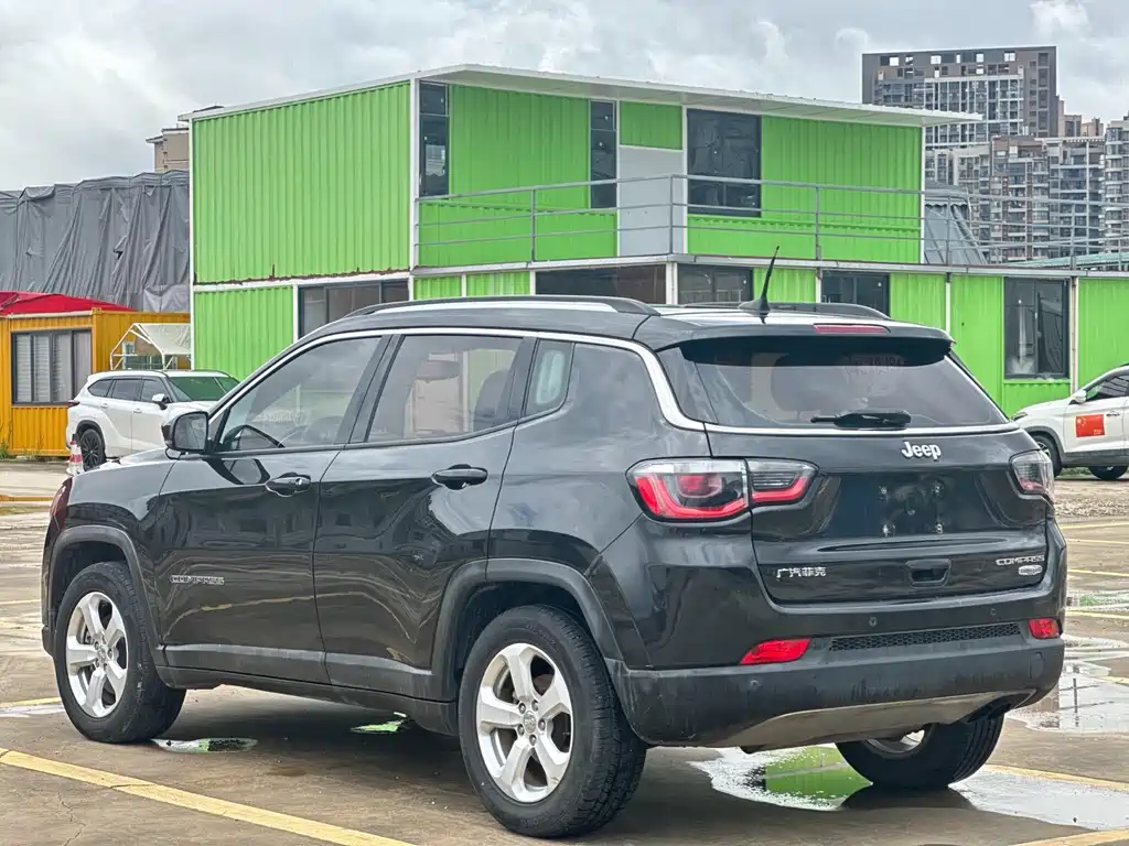 Jeep Compass 2017 — фото 14