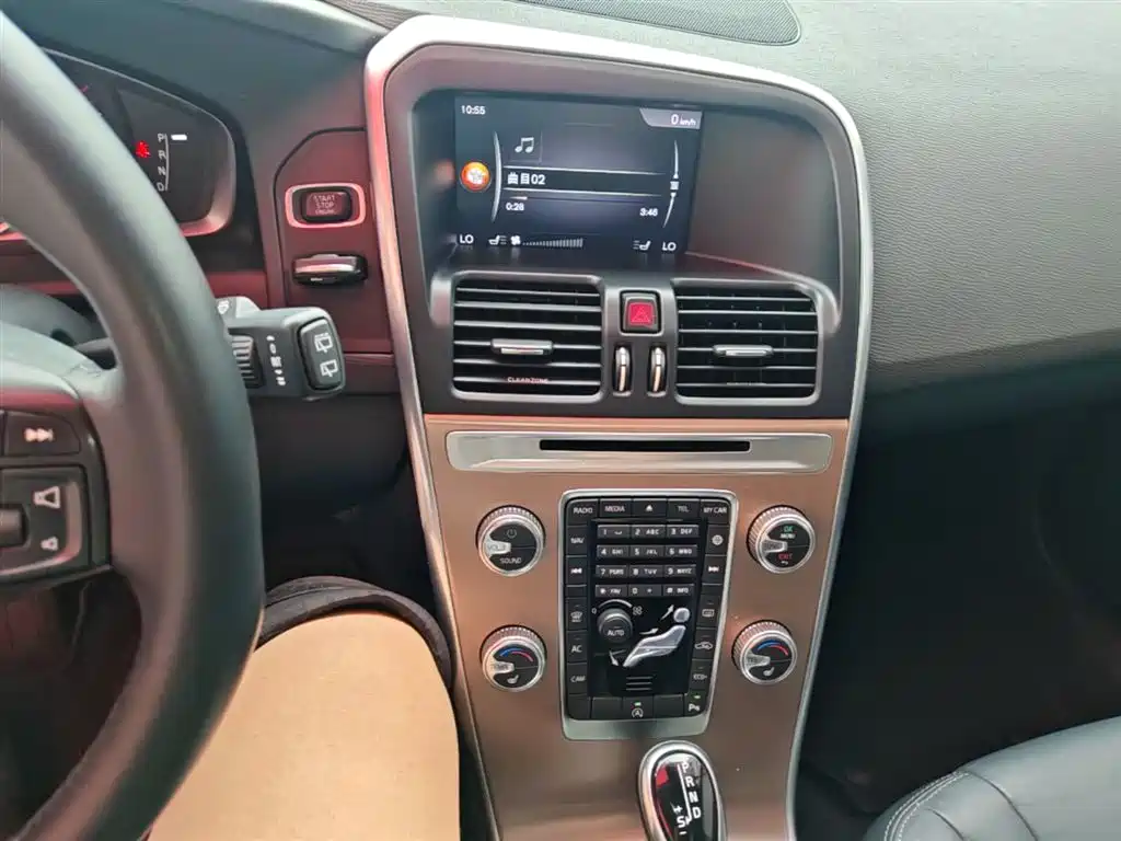 Volvo XC60 2017 — фото 13