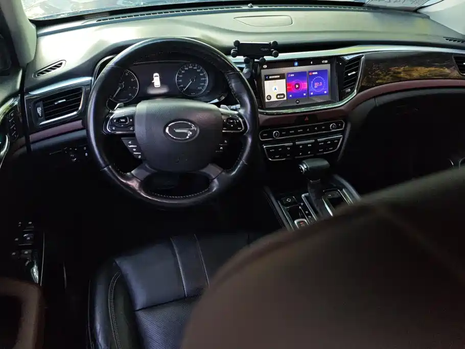GAC Trumpchi GS8 2018 — фото 12