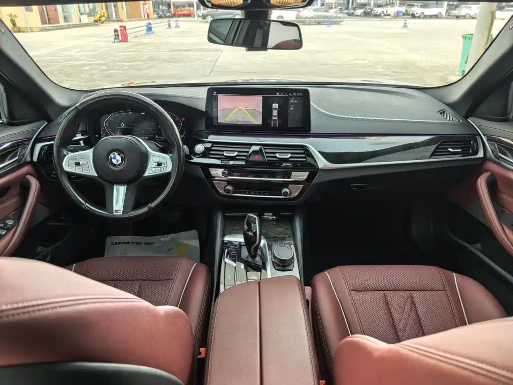 BMW 5 Series 2023 — фото 10