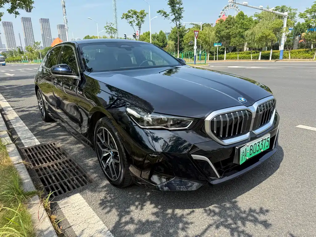 BMW i5 2024 — фото 3