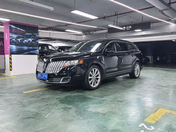 Lincoln MKT 2012