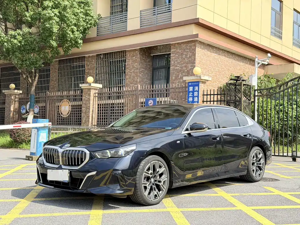 BMW 5 Series 2024
