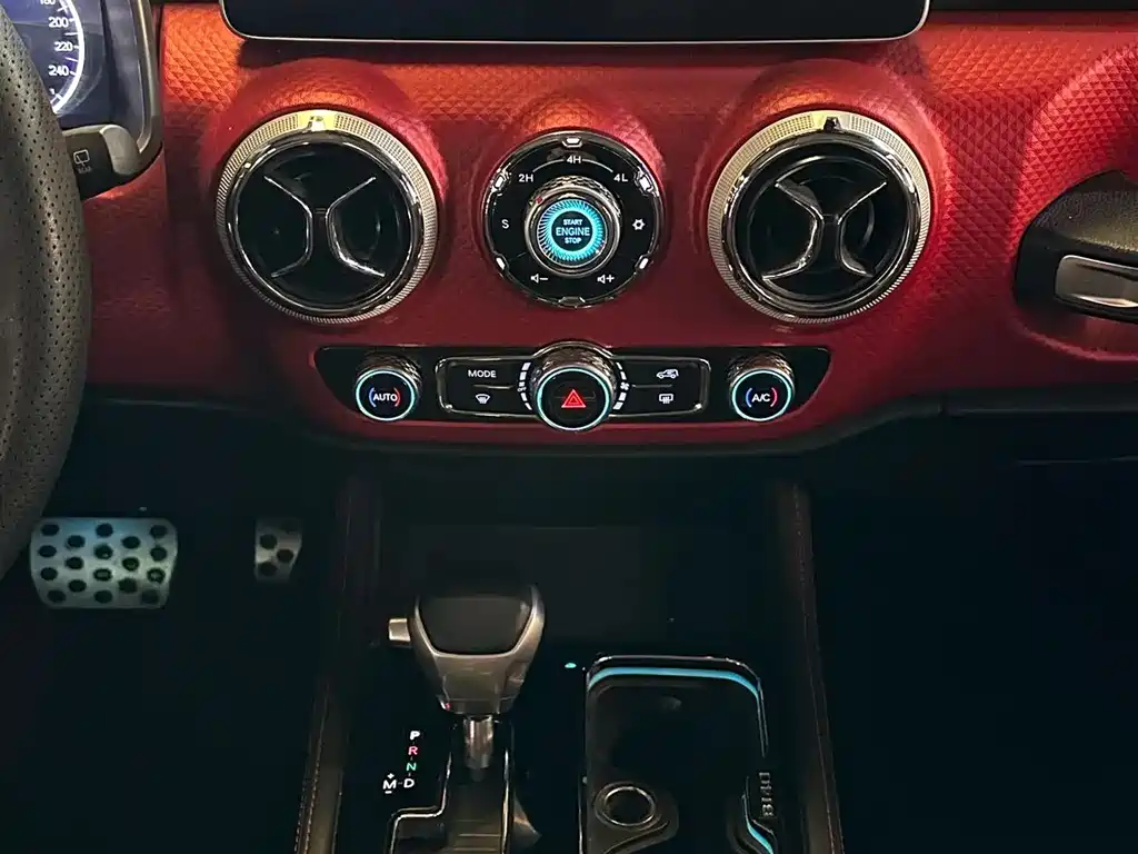 BAIC BJ40 2023 — фото 15