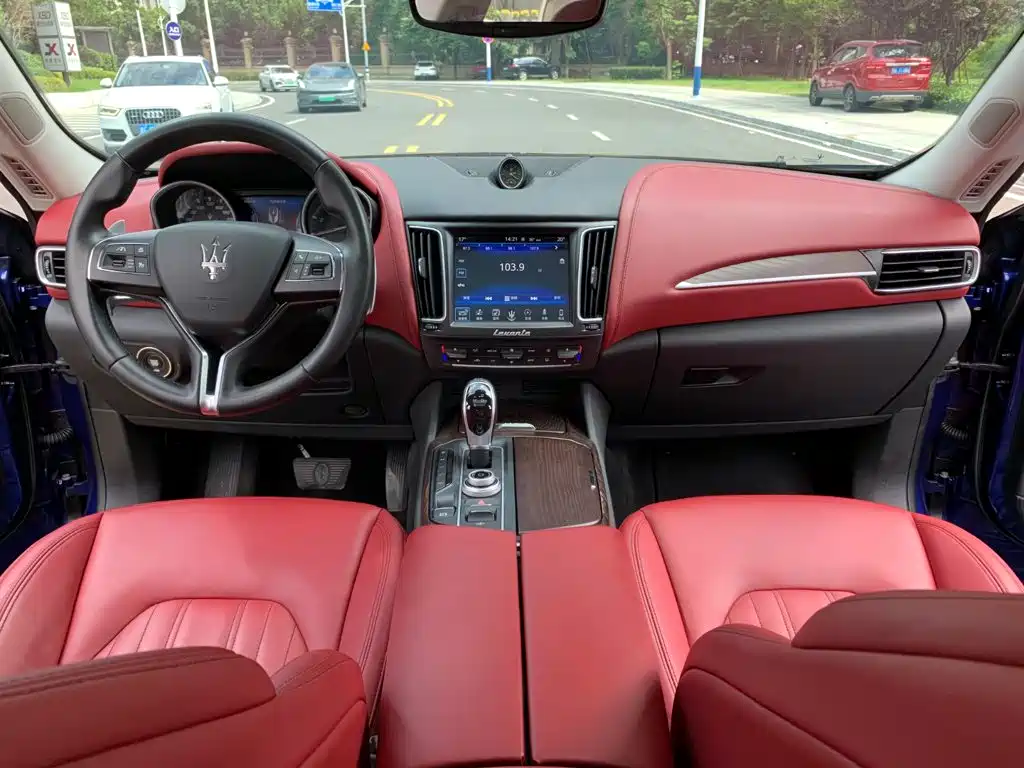 Maserati Levante 2017 — фото 10