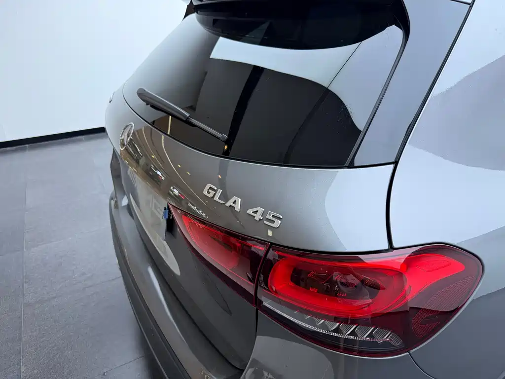 Mercedes-Benz GLA AMG 2023