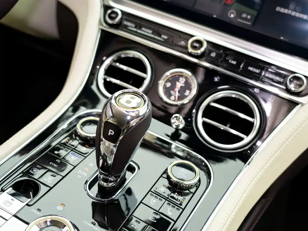 Bentley Continental 2020 — фото 21