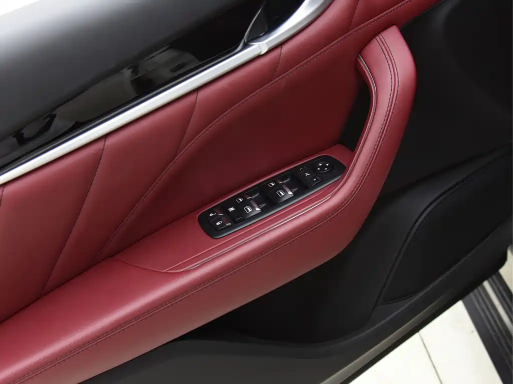 Maserati Levante 2020 — фото 12