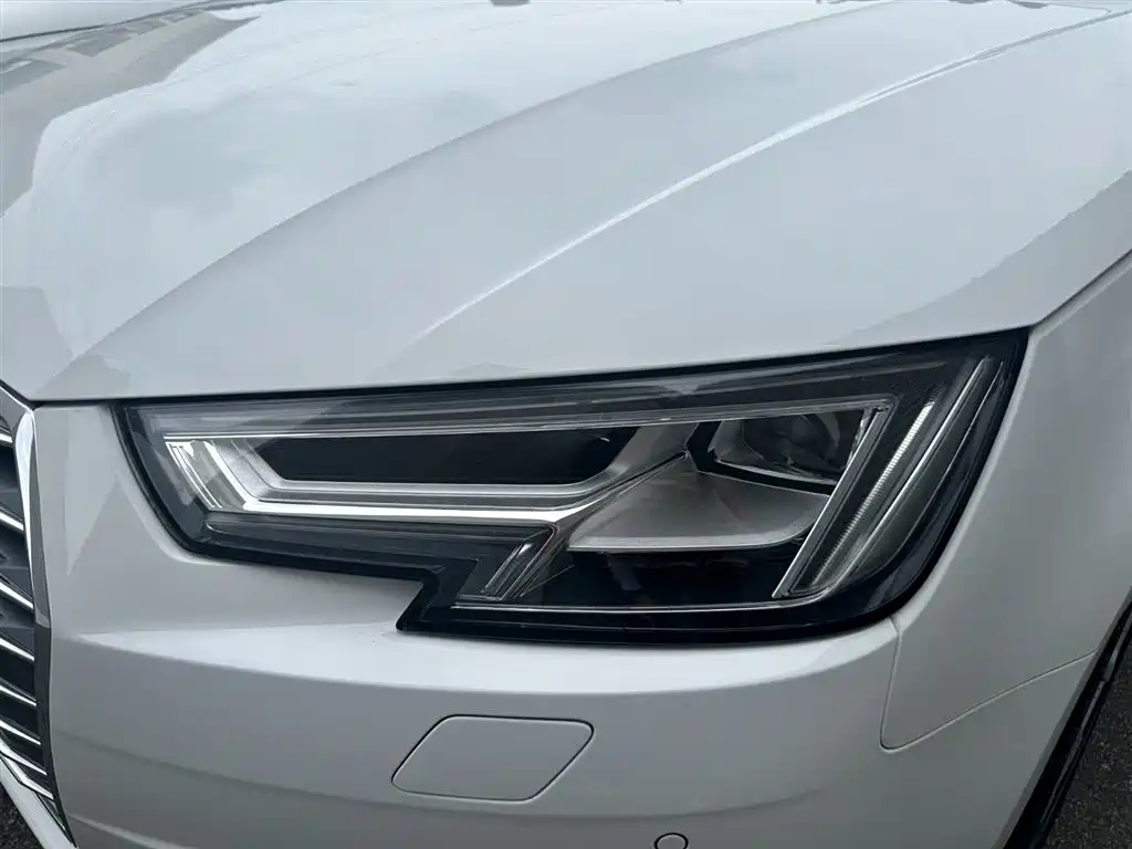 Audi A4L 2017 — фото 14