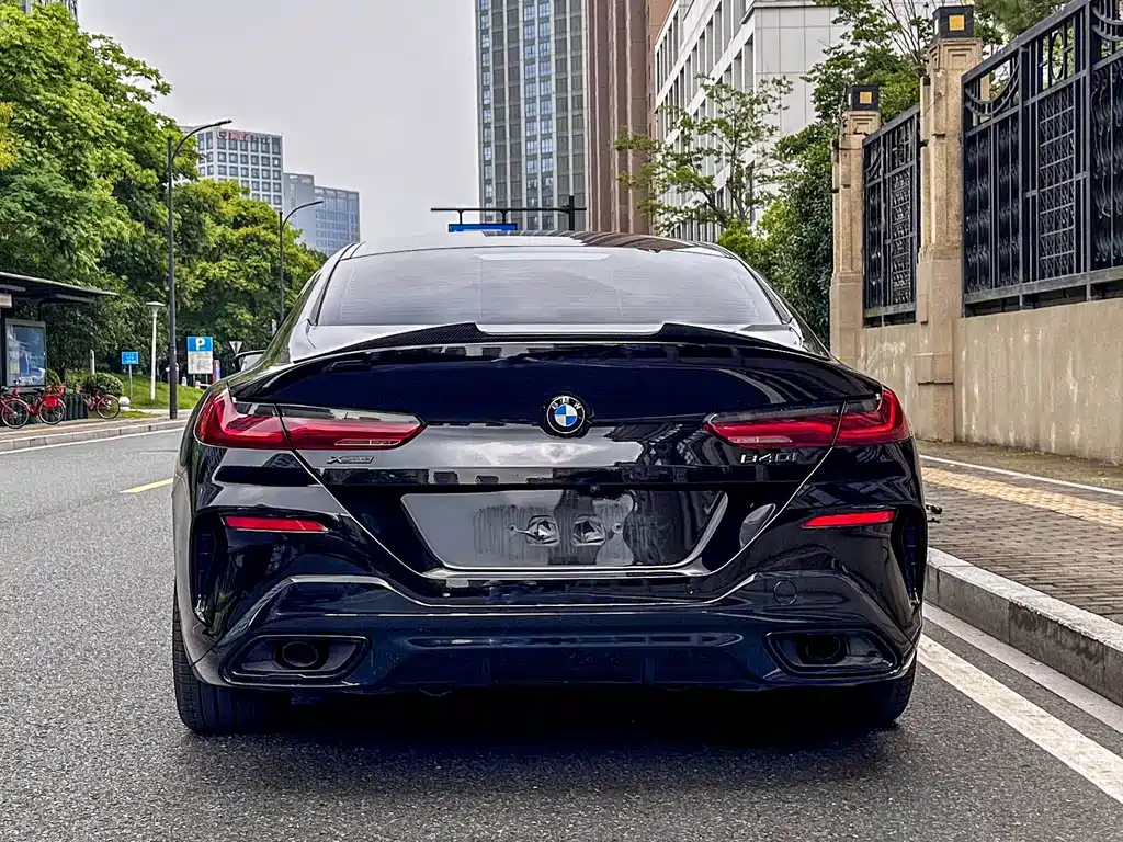 BMW 8 Series 2022 — фото 5