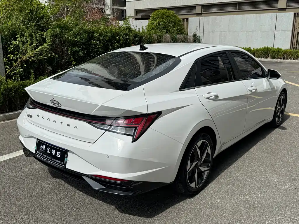 Hyundai Elantra 2021