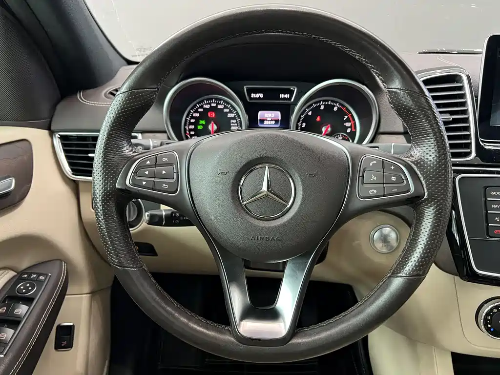 Mercedes-Benz GLE 2018 — фото 22