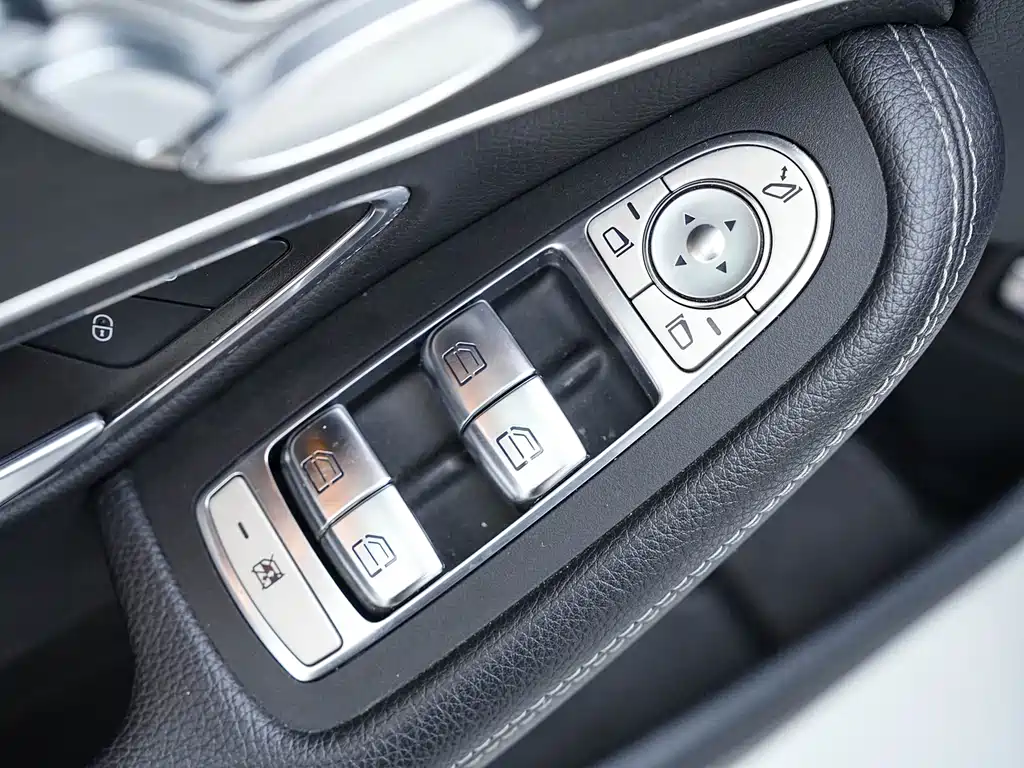 Mercedes-Benz C-Class 2019 — фото 19