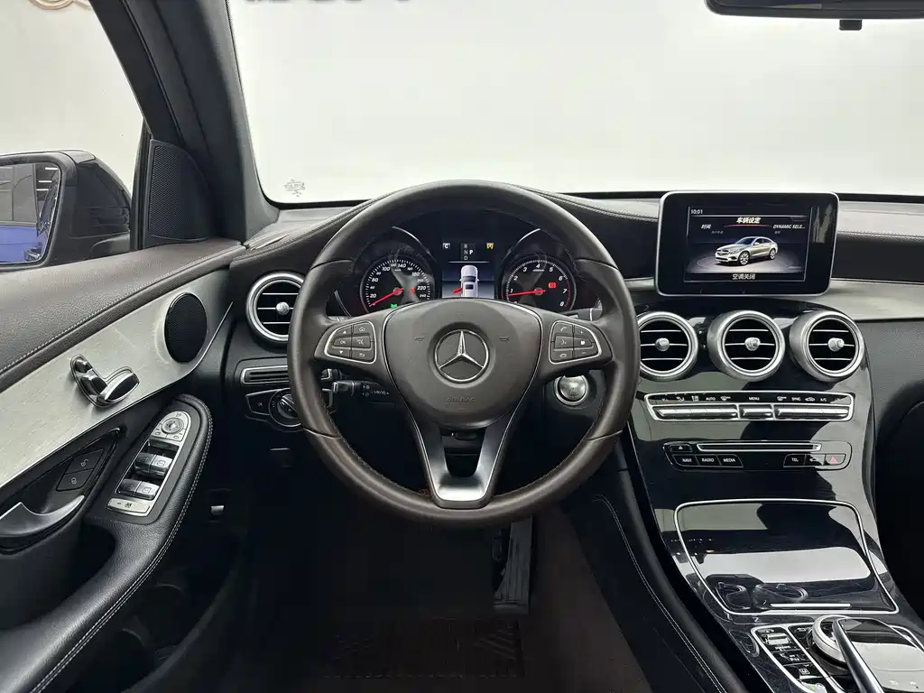Mercedes-Benz GLC Coupe 2018 — фото 10
