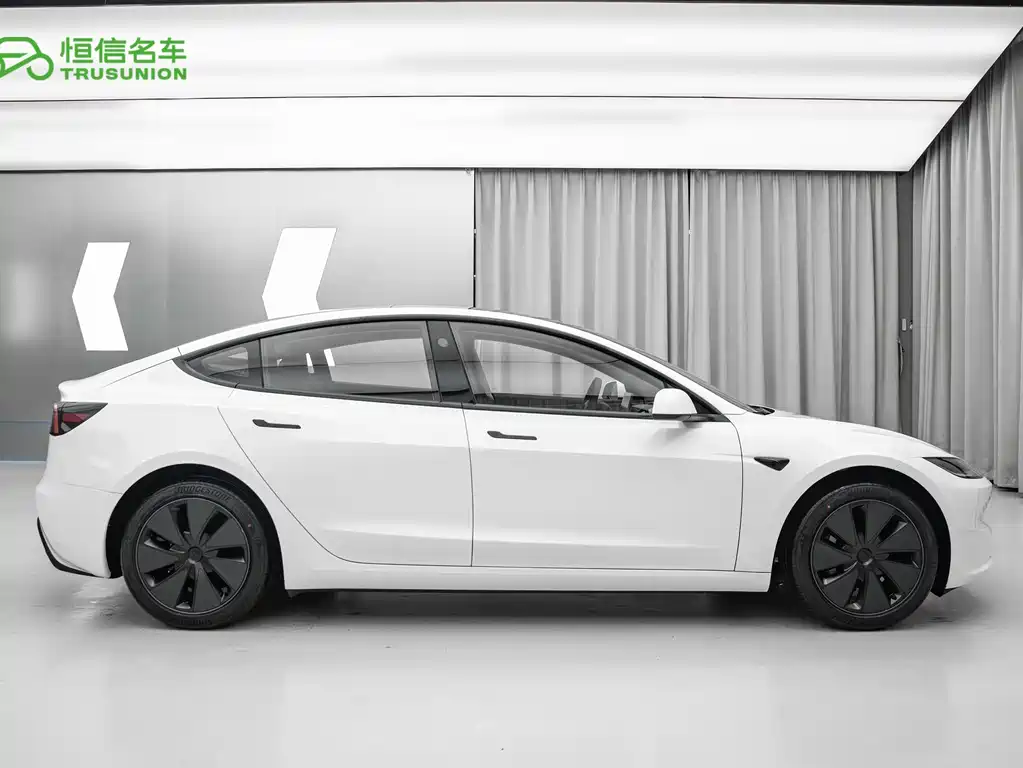 Tesla Model 3 2026