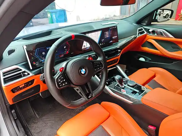 BMW M4 2025