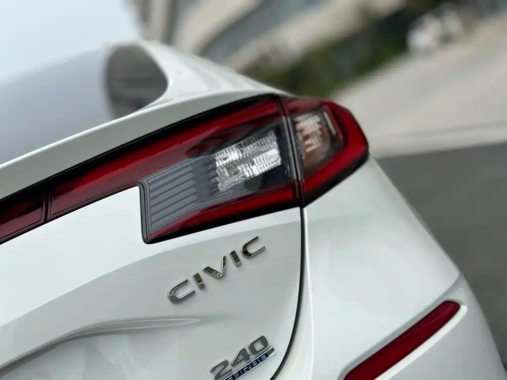 Honda Civic 2023 — фото 11