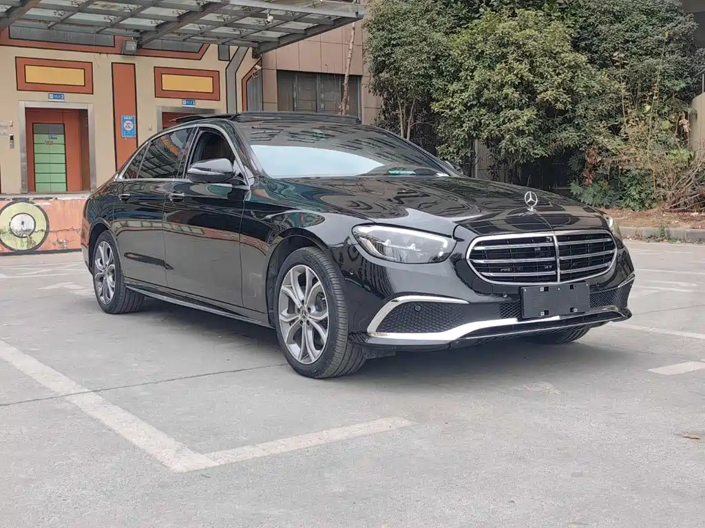 Mercedes-Benz E-Class 2022 — фото 3