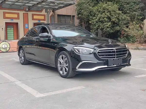 Mercedes-Benz E-Class 2022