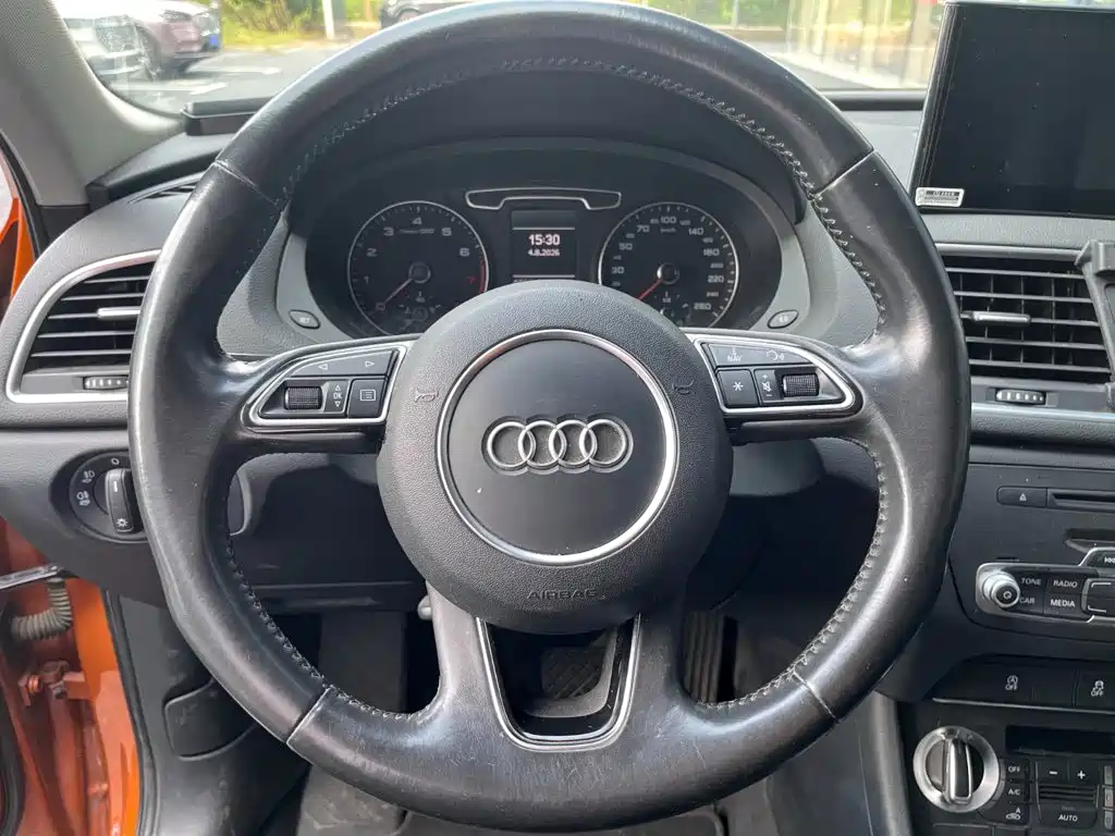 Audi Q3 2016 — фото 11