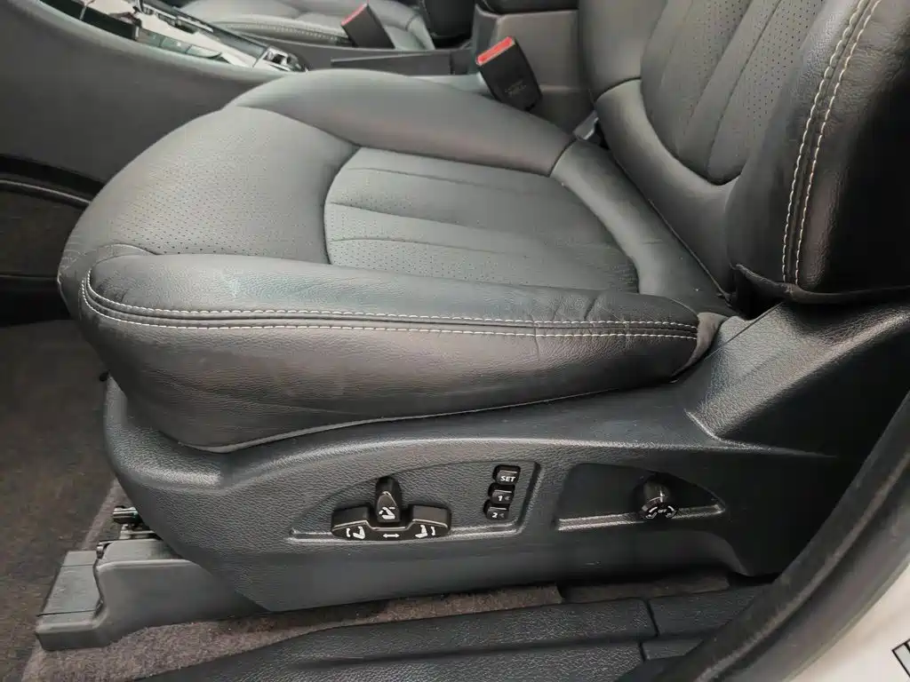 Luxgen Da7 SUV 2016 — фото 20