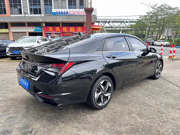 Hyundai Elantra 2021