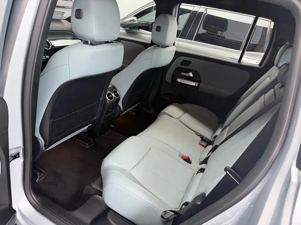 Mercedes-Benz EQB 2025 — фото 10