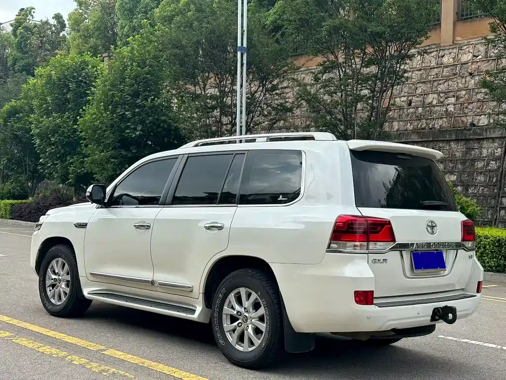 Toyota Land Cruiser 2020 — фото 6