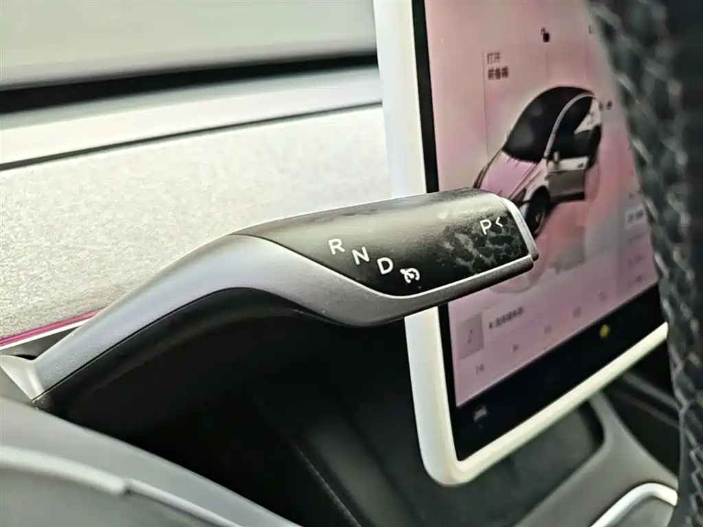Tesla Model Y 2023 — фото 14