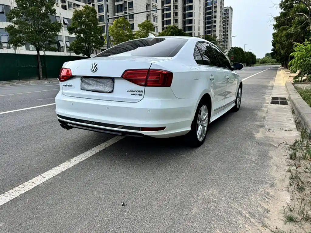 Volkswagen Sagitar 2019
