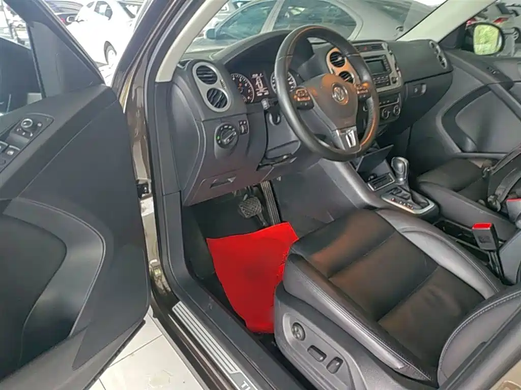 Volkswagen Tiguan 2015 — фото 16