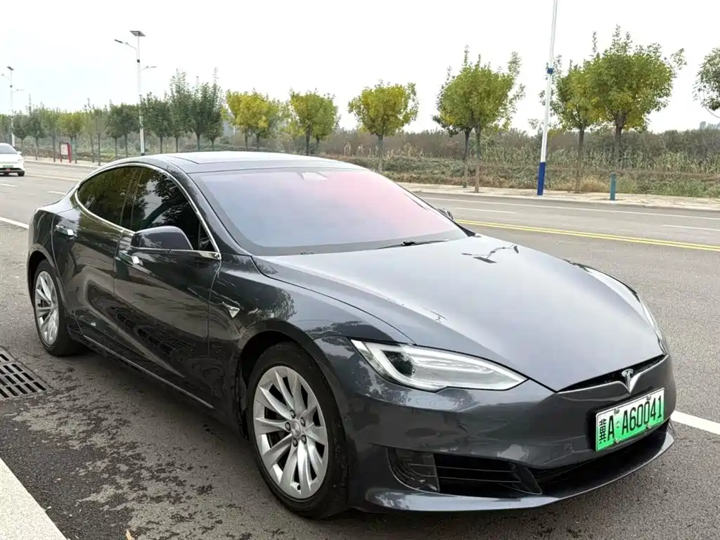Tesla Model S 2017 — фото 2
