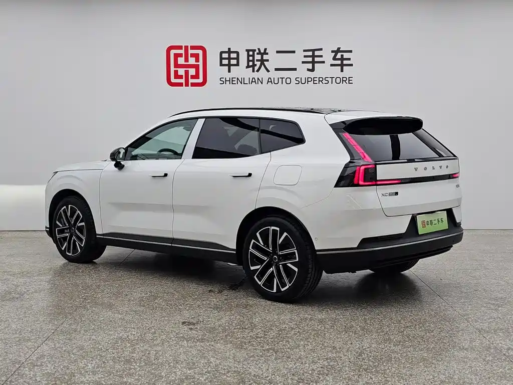 Volvo XC70 Plug-In Hybrid 2026 — фото 2