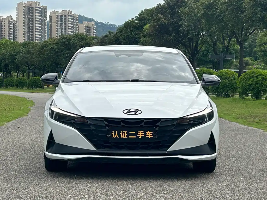 Hyundai Elantra 2022