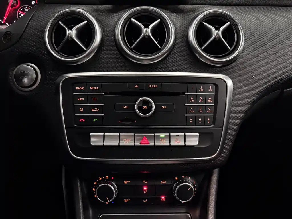 Mercedes-Benz A-Class 2016 — фото 21