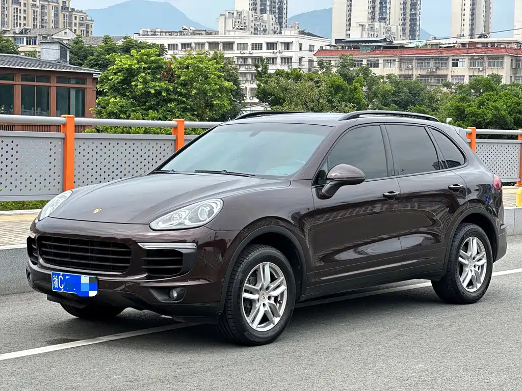Porsche Cayenne 2015 — фото 1
