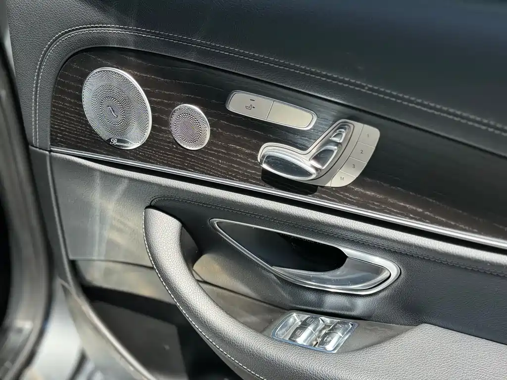 Mercedes-Benz E-Class 2020 — фото 14