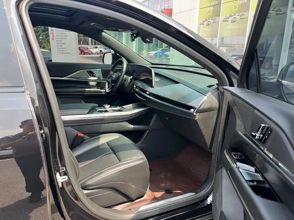 Cadillac XT5 2024 — фото 18
