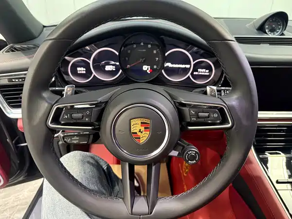 Porsche Panamera 2023