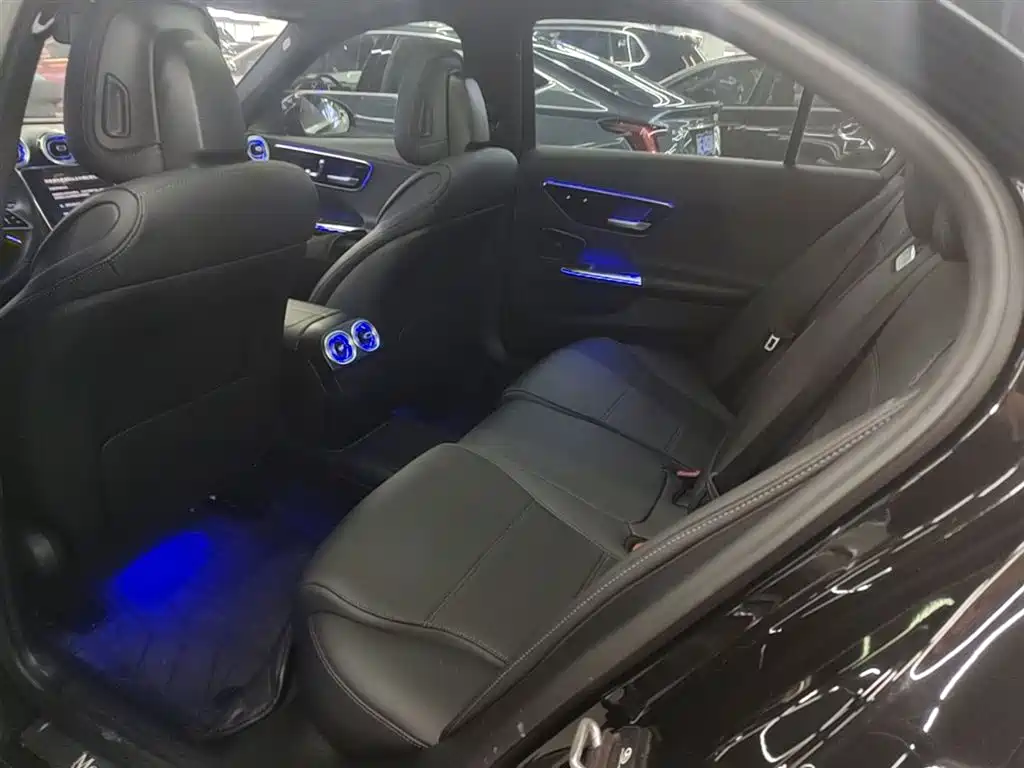 Mercedes-Benz C-Class 2023 — фото 17