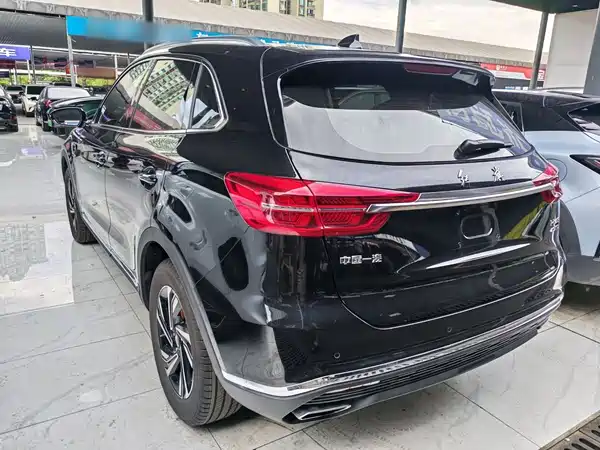 Hongqi HS5 2022