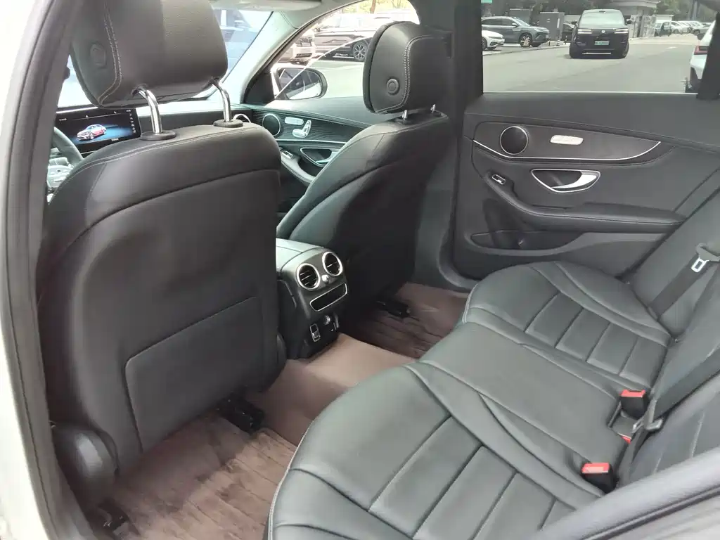Mercedes-Benz C-Class 2019 — фото 16